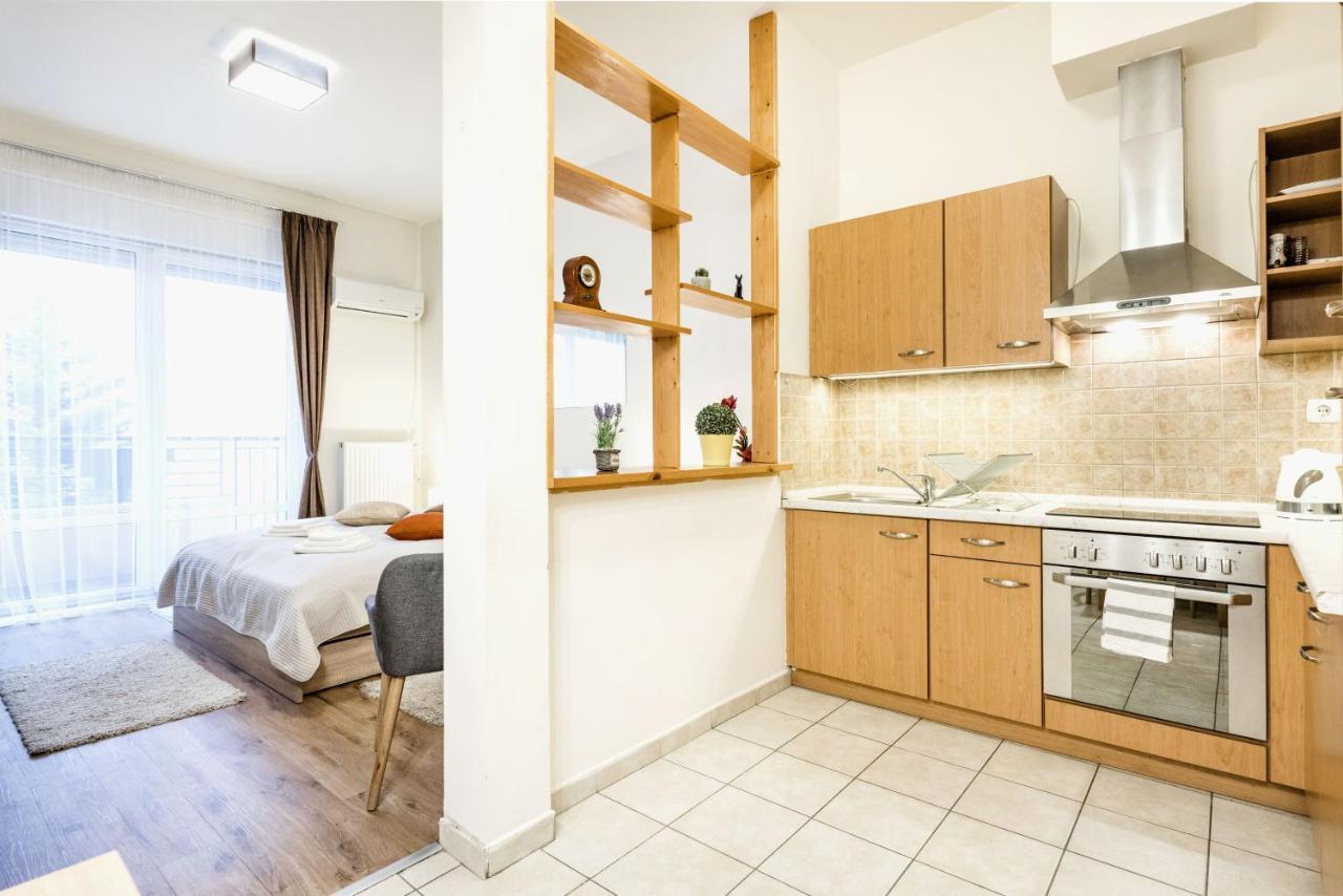Appartement Downtown Charm With Balcony And Garden View